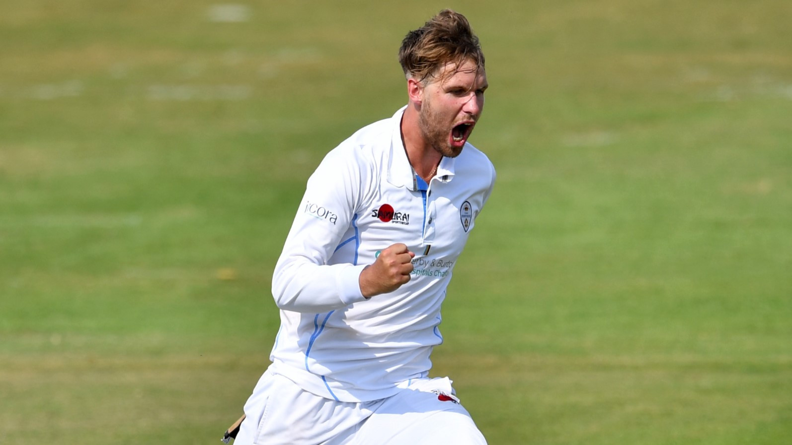 Highlights: Day Three vs Leicestershire