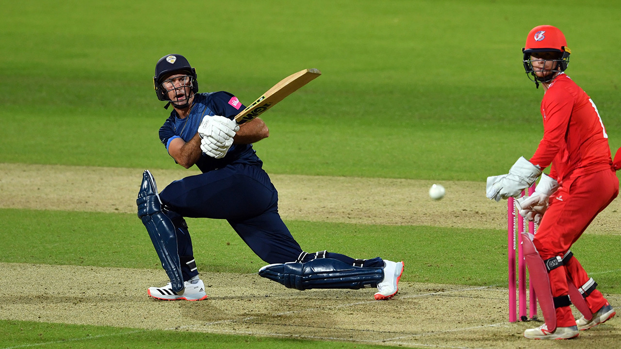 Falcons suffer narrow defeat to Lightning