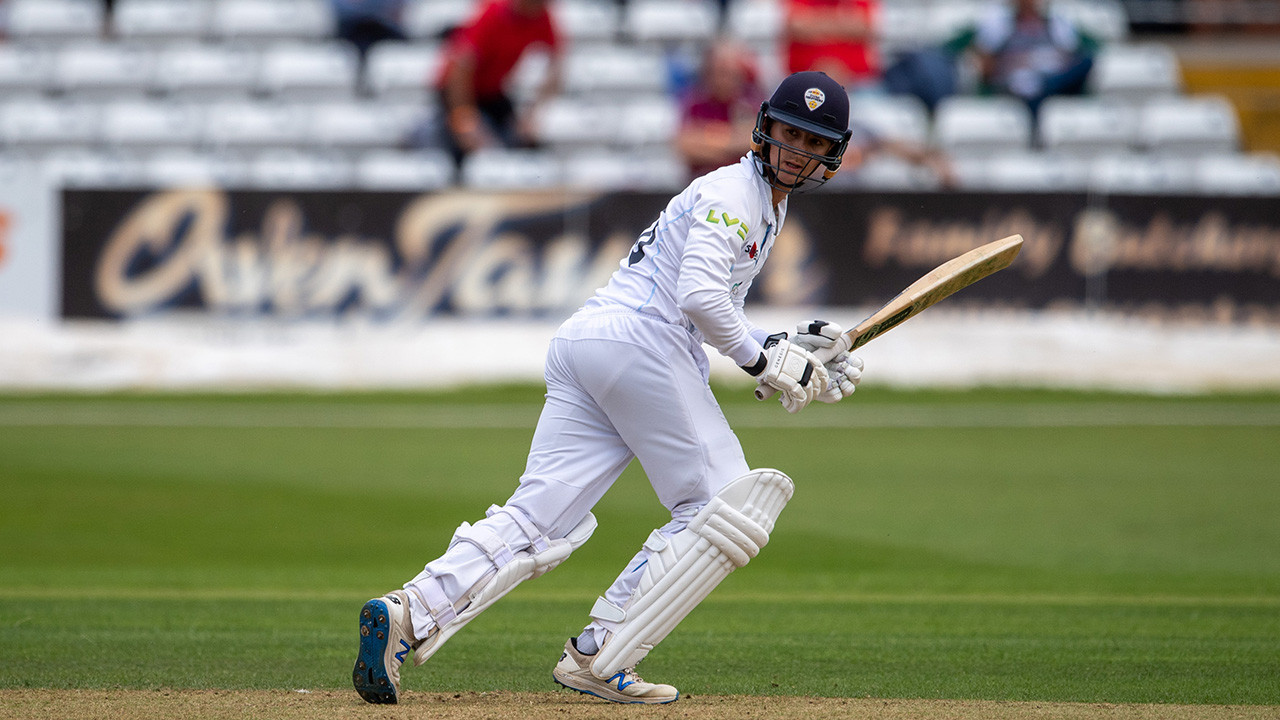 13 wickets fall on Day One