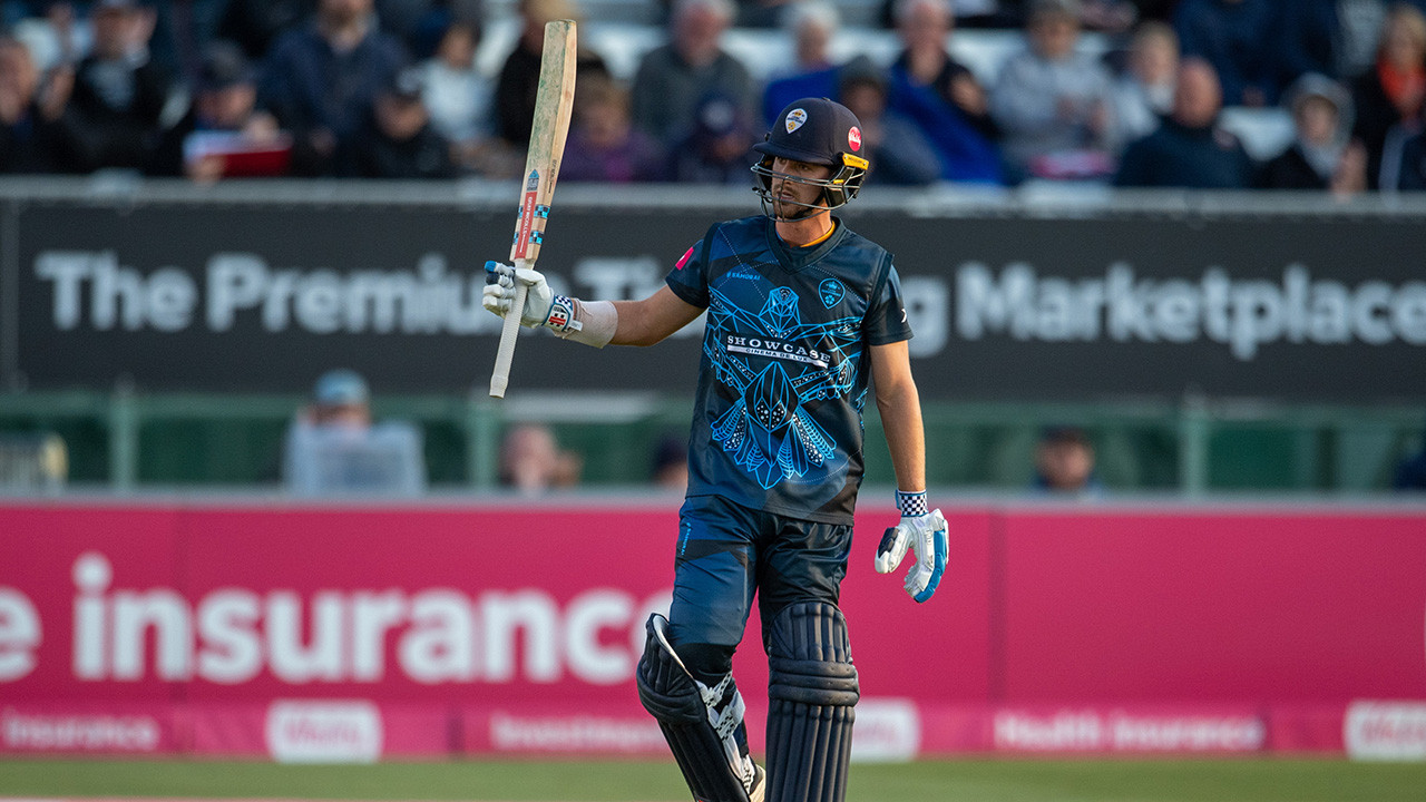 Derbyshire Abroad: du Plooy guides Super Kings into semi-finals