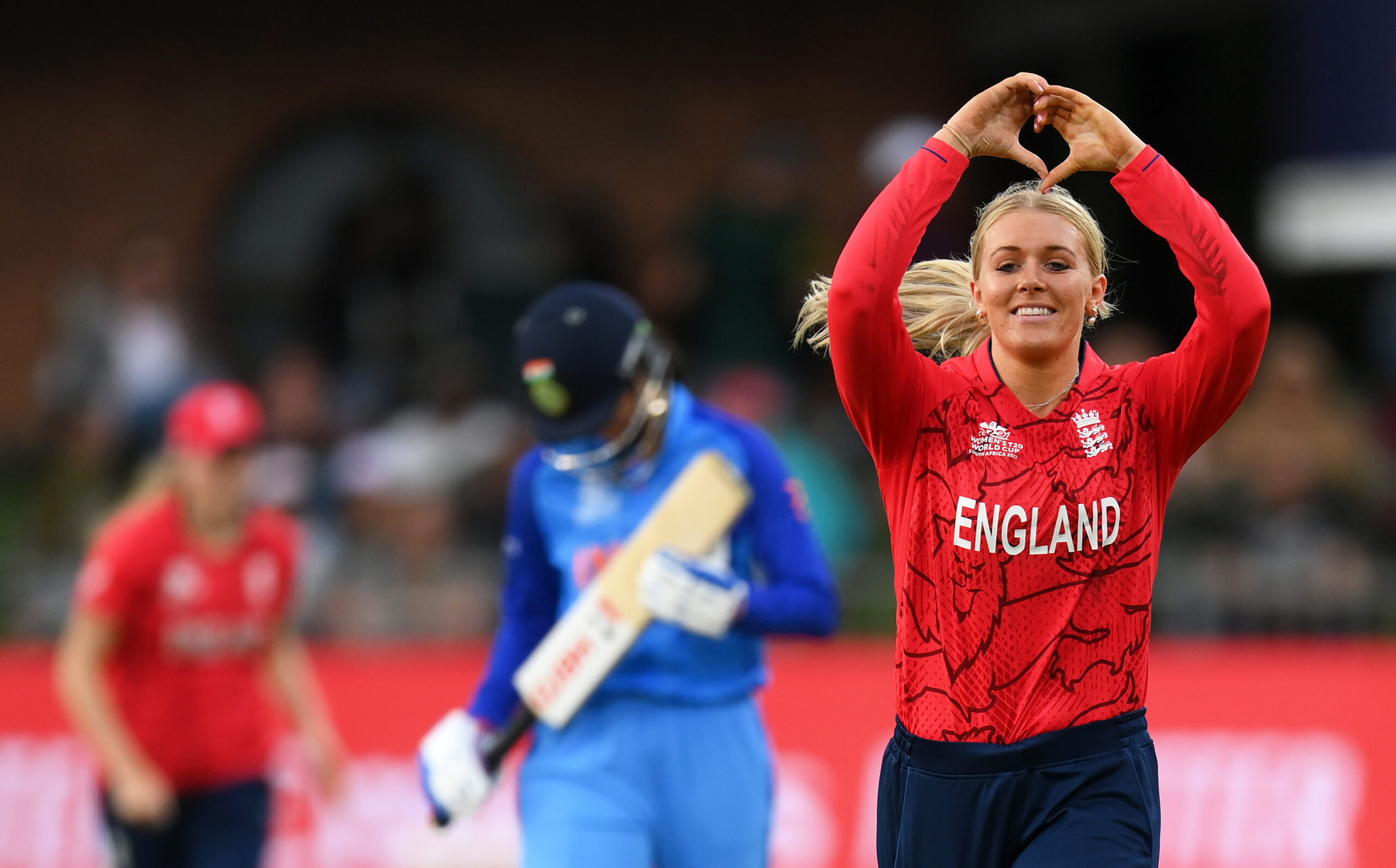 Sarah Glenn named in Ashes T20 squad