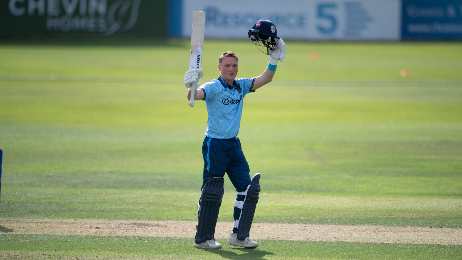 Centurion Came guides Derbyshire to dominant victory