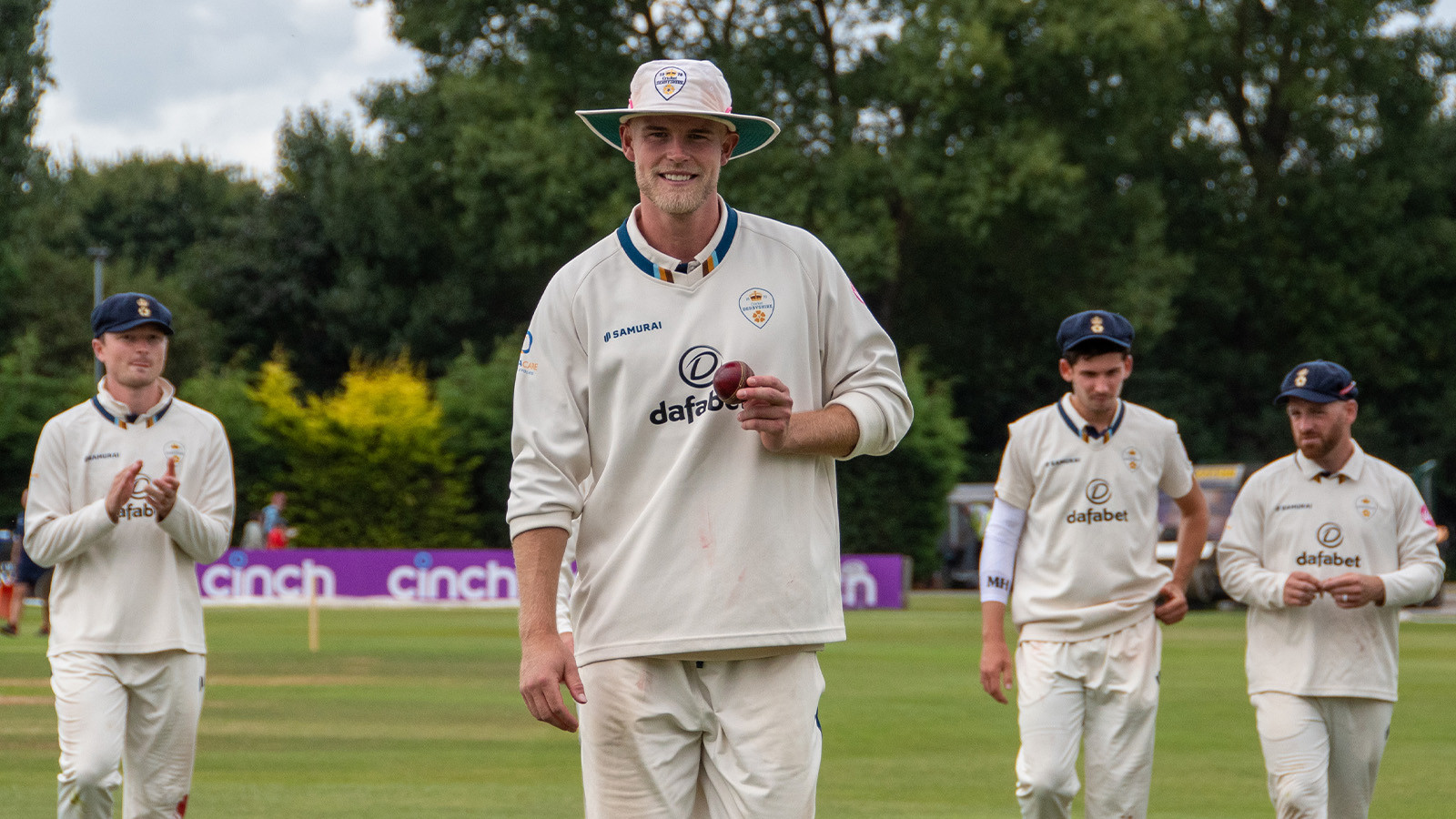 Chappell takes six on brilliant first day