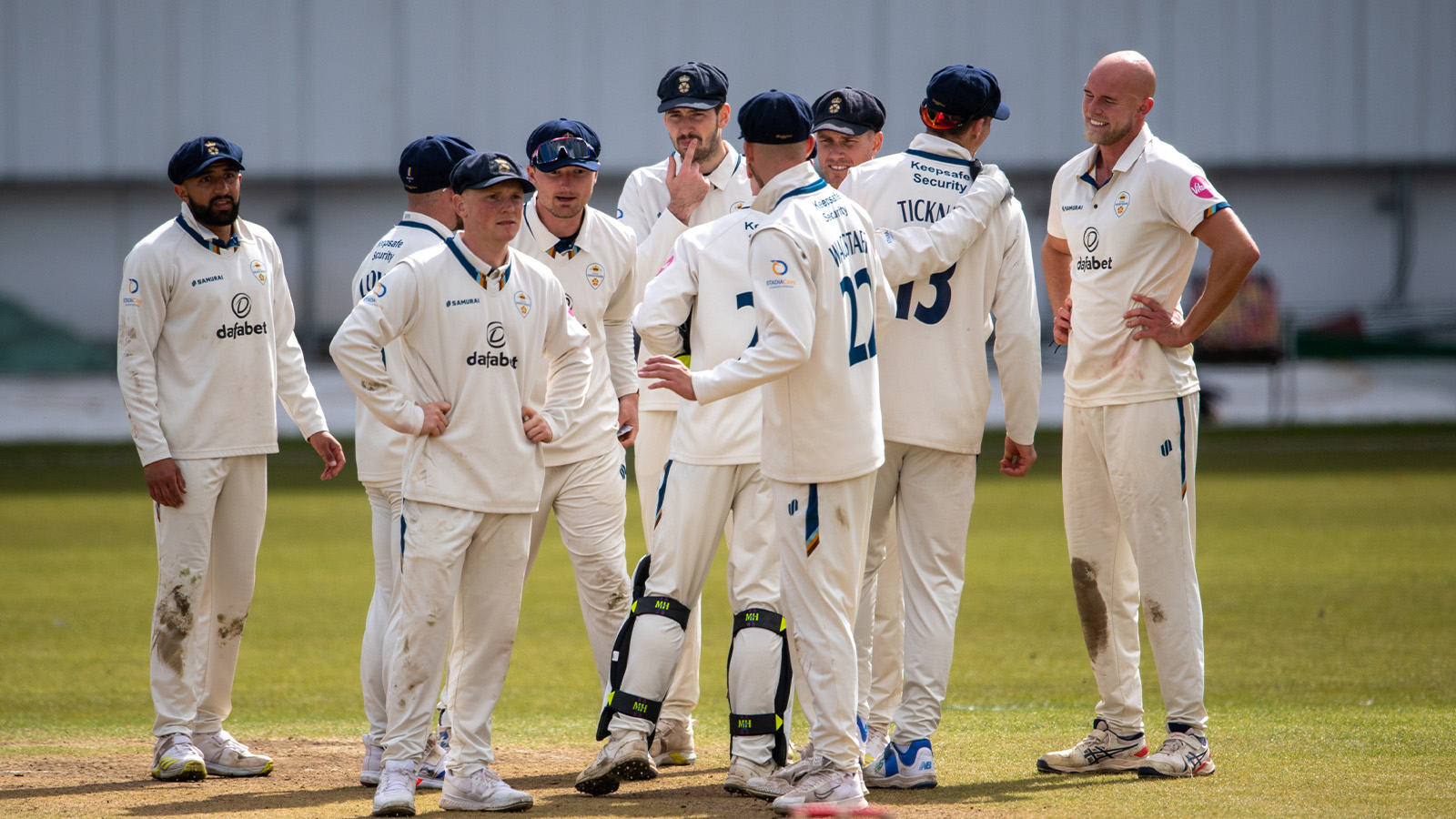 16&#215;9-team.jpg
