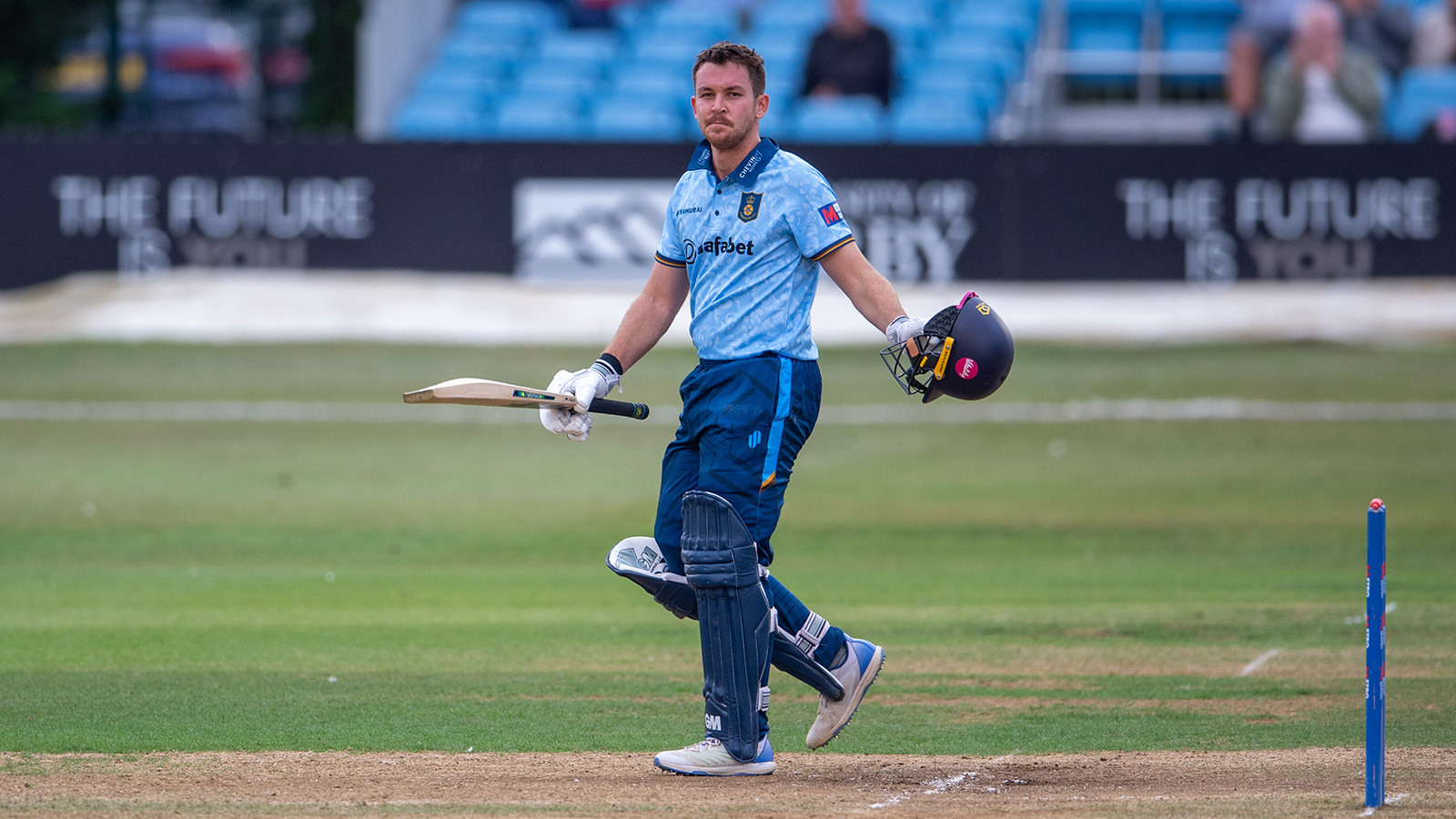 REPORT | Falcons fall to defeat despite Montgomery century